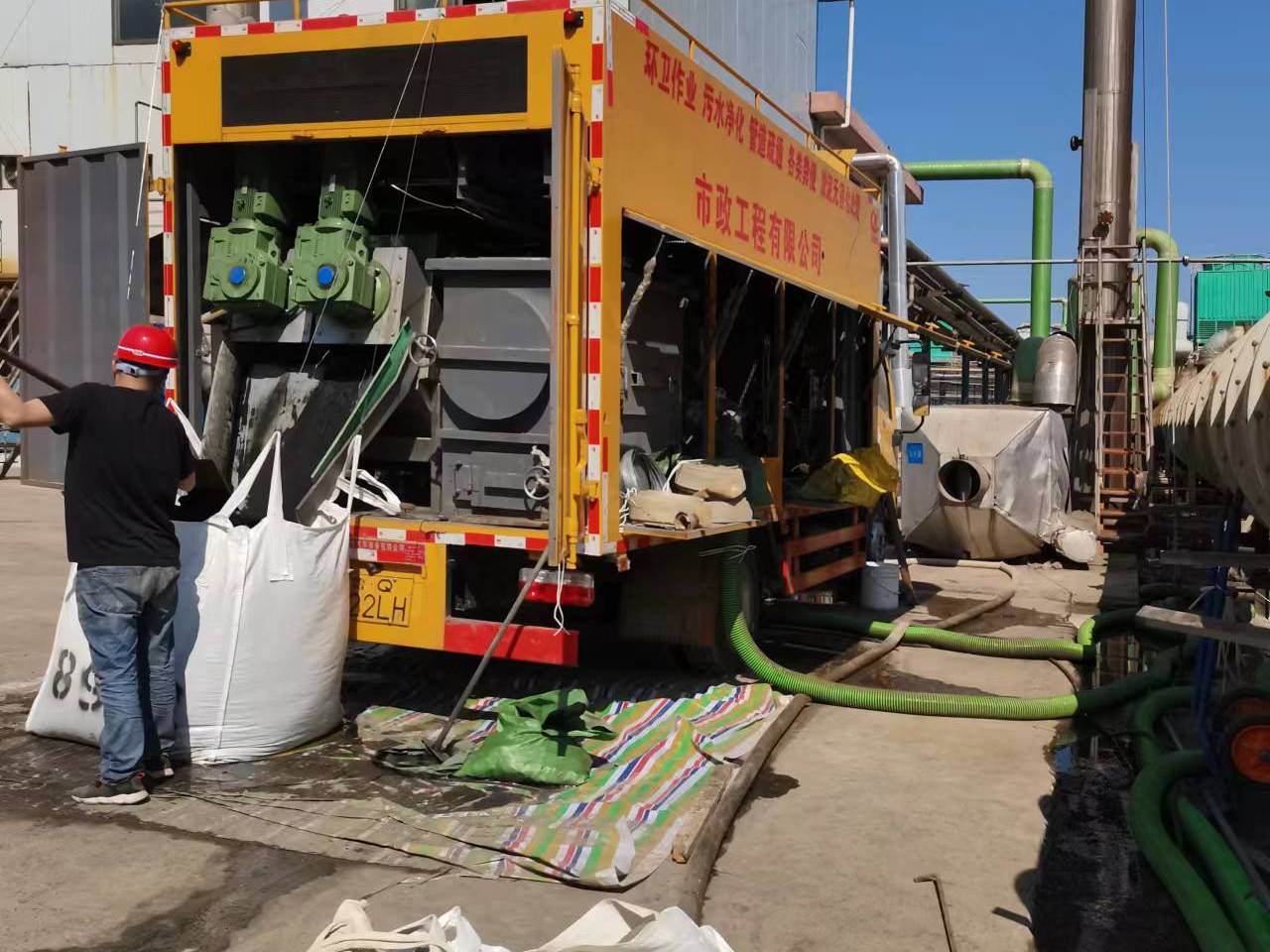 都昌淤泥压干处理