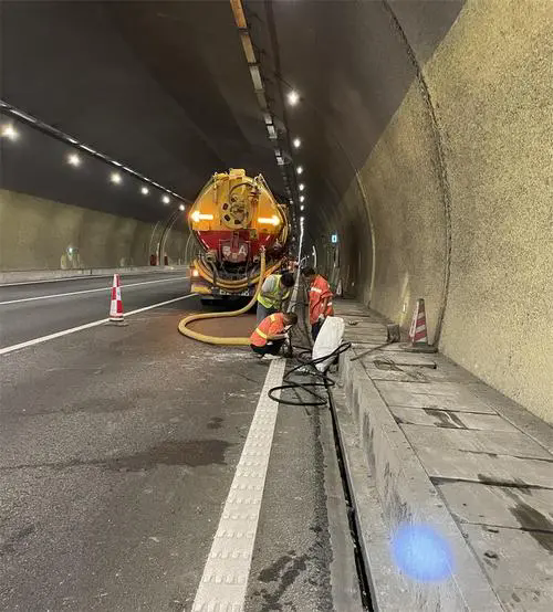 都昌隧道排水渠清淤